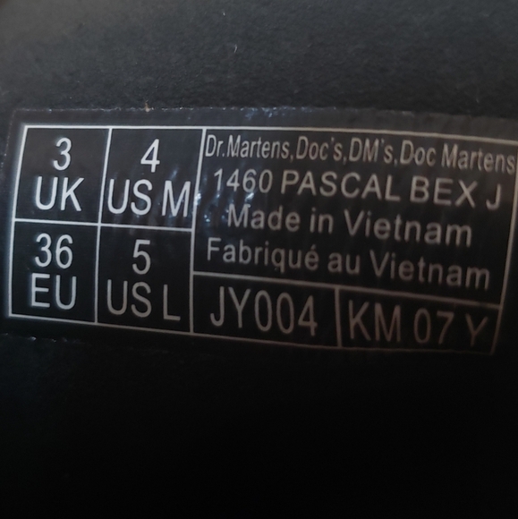 NWOT  Dr Martens - Picture 8 of 9